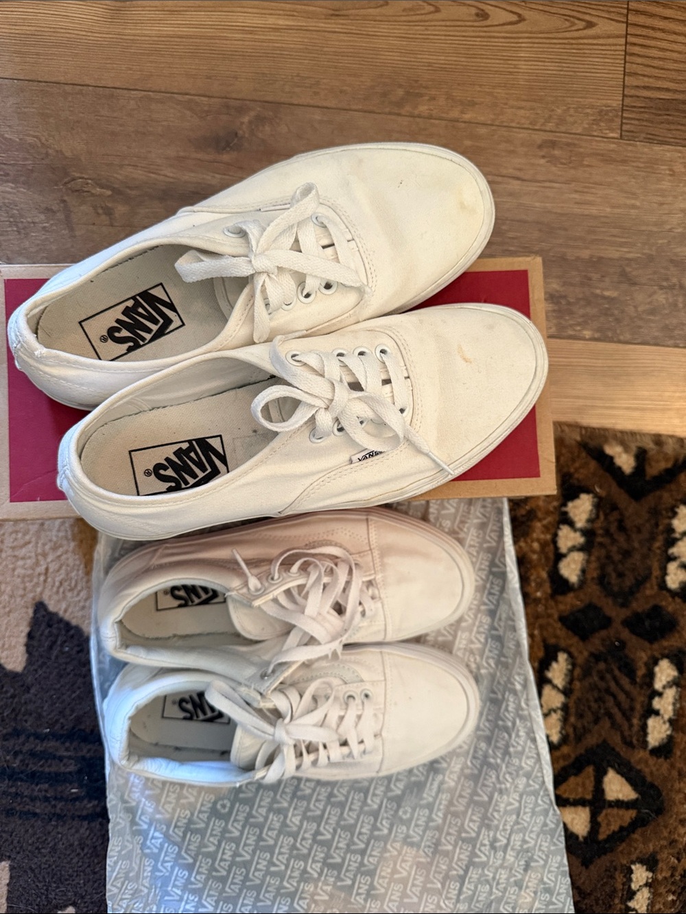 Vans White Low-Top Canvas Sneakers - Lace-Up Pair - Picture 5 of 5